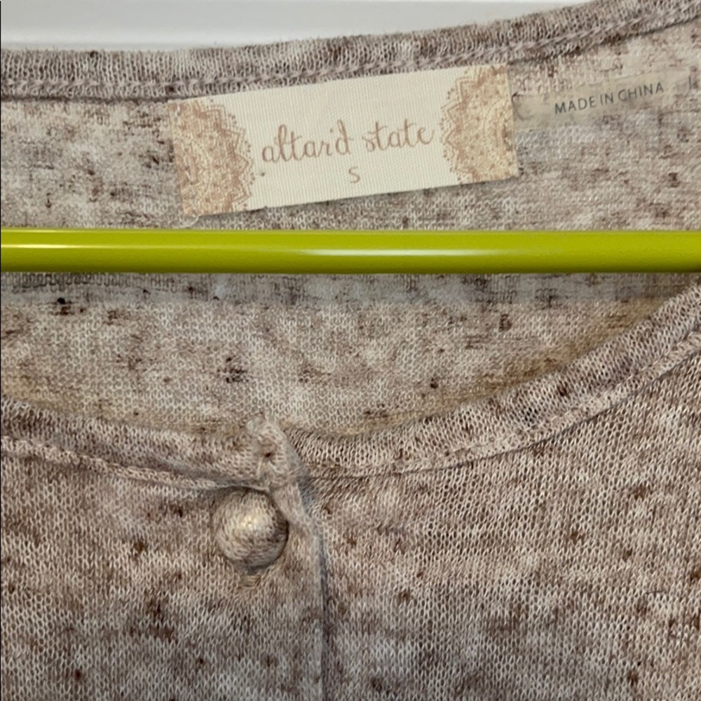 blouse - Picture 2 of 5